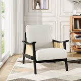 Mid-Century Sessel: Holzrahmen, Rattan-Rücken, cremefarbener Stoff