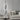 Modern LED-Stehlampe, schwarzer Rahmen mit gebogenen Kreisformen und schlankem Sockel