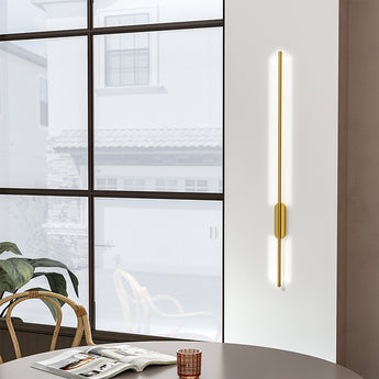 Vertical 100cm LED strip wall lamp in gold with central oval connector and long bar