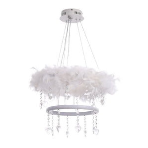 LED-Pendelleuchte mit weißem Feder-Look, Kristallherz-Anhängern und Ringleuchte